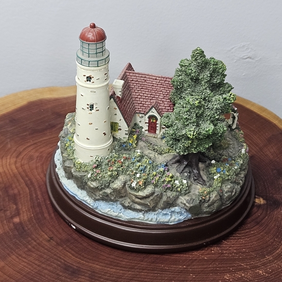 1999 Thomas Kinkade "Beacon of Hope" Seaside Memories Lighted Lighthouse Figure - Picture 5 of 9